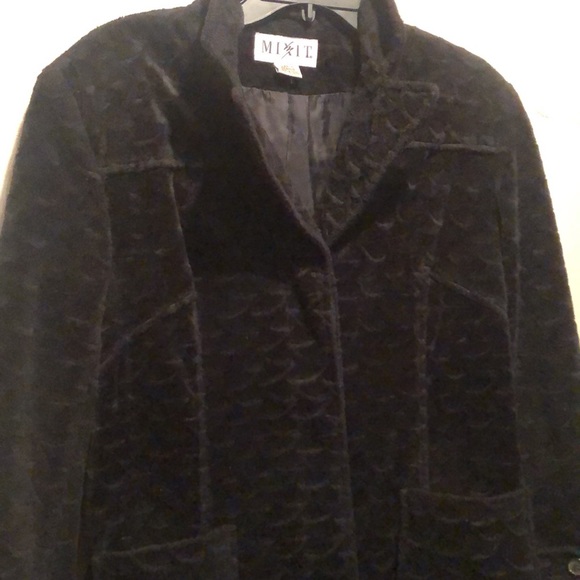 MIXIT vintage plush textured coat. Size L - Picture 2 of 6